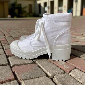 Chinese Laundry White Canvas Platform Boots Womens Size 7 Lace Up Chunky Heel
